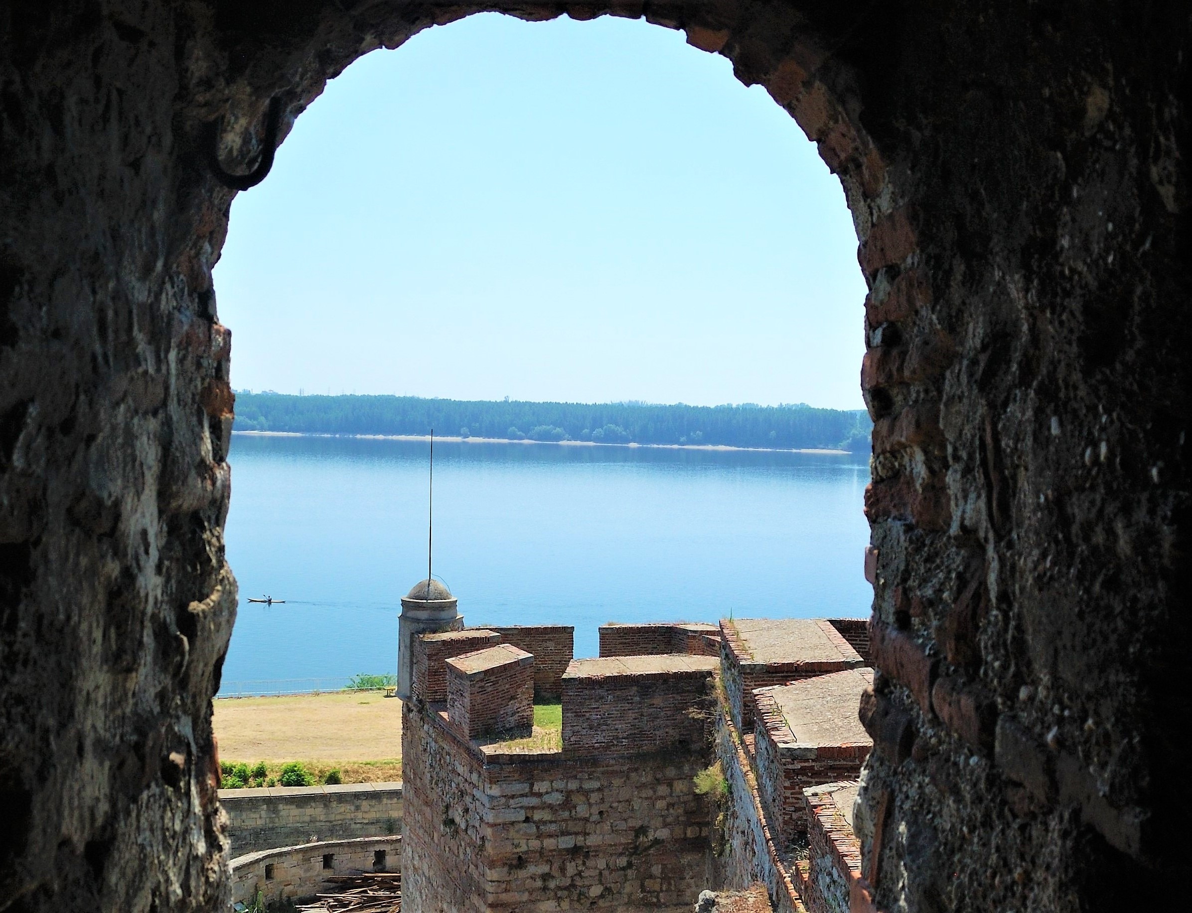 Крепостта-Баба-Вида-и-Белоградчишките-скали-5-часа