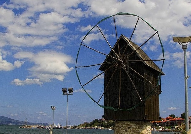 WALKING-TOUR-OF-NESSEBAR-1-½-HOURS